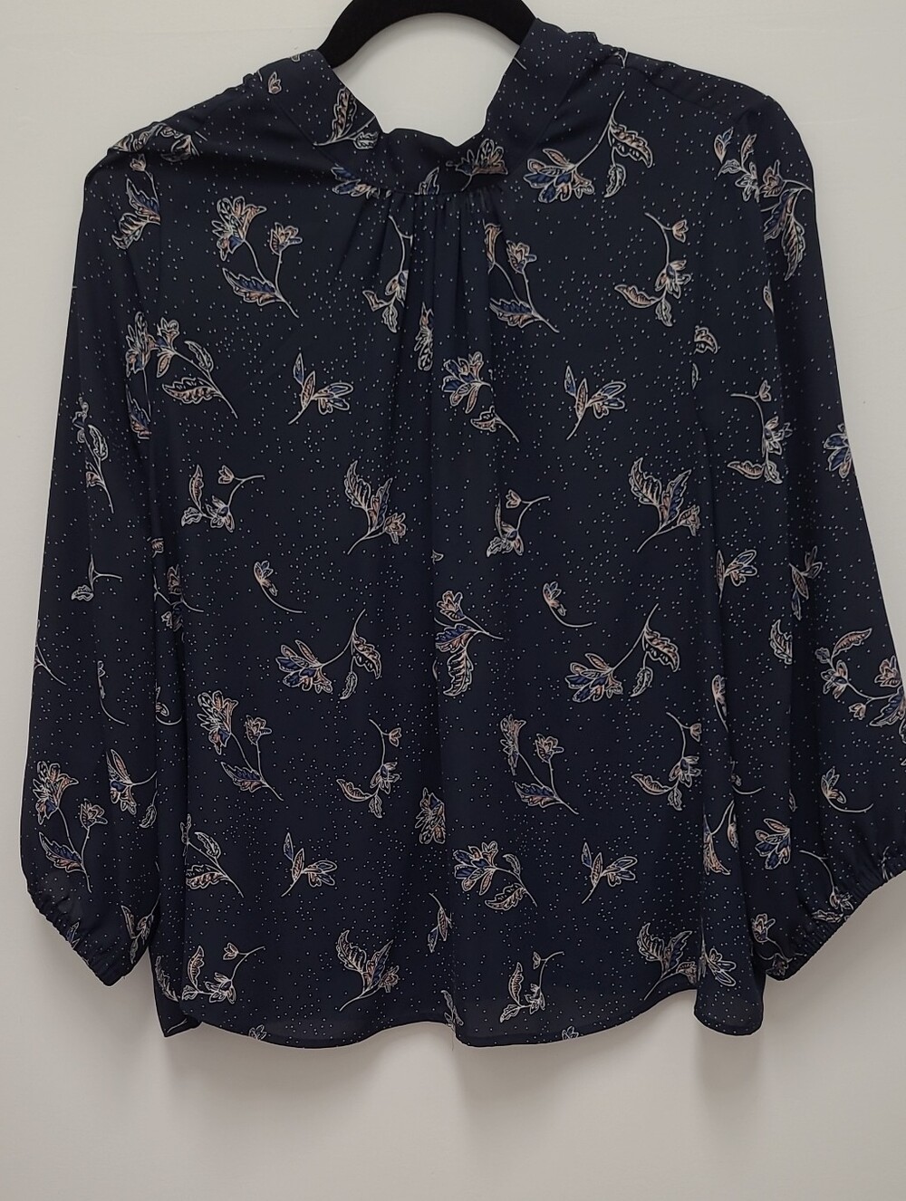 Reitmans Navy Floral Blouse With Bow/Tie in Back